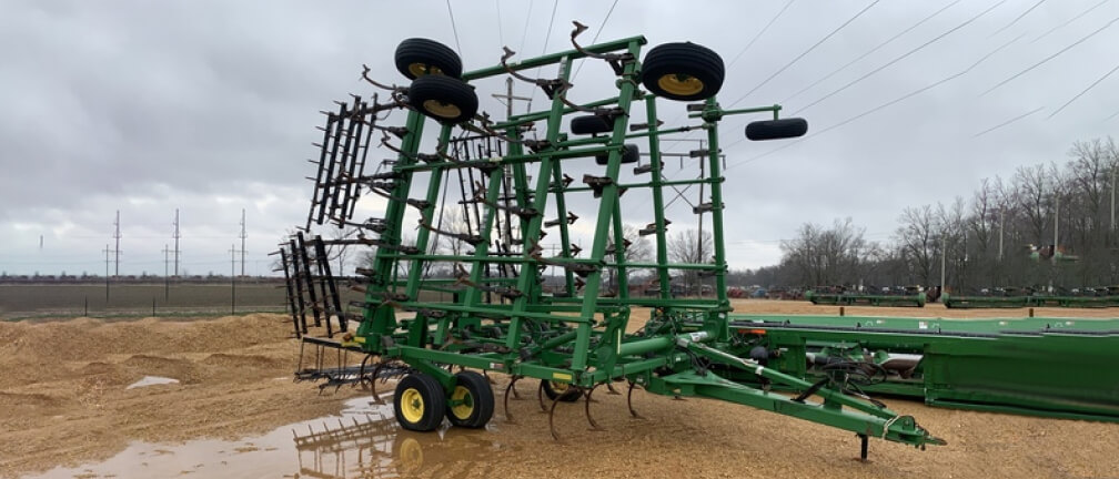 Польовий культиватор John Deere 2210LL